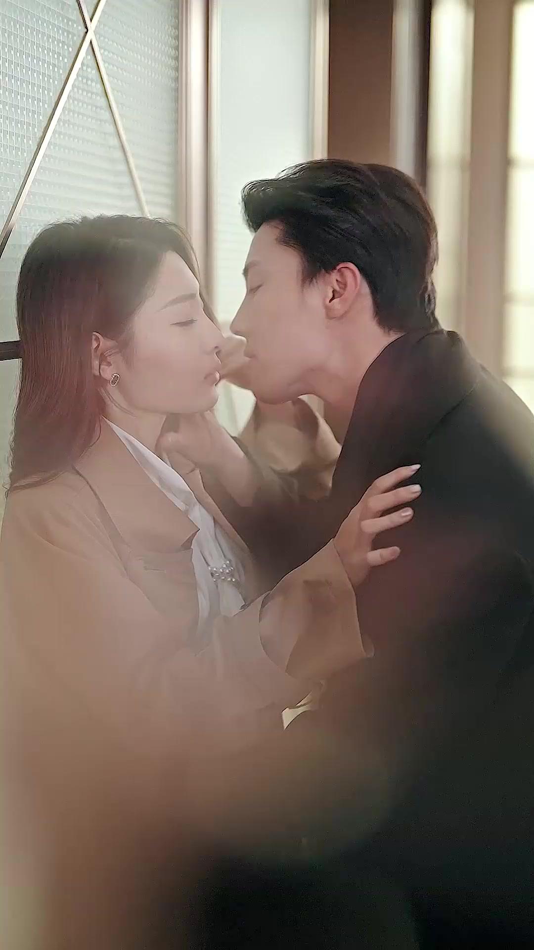 [Dubbled]Mr. Sterling's Fiery Sweetheart — Episode 7